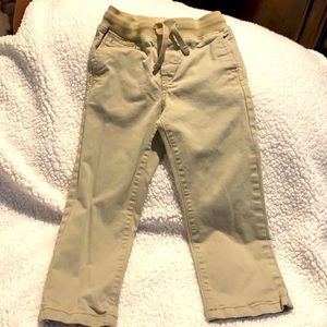 GAP 3T Boys Khaki pants Excellent condition! Drawstring waist.